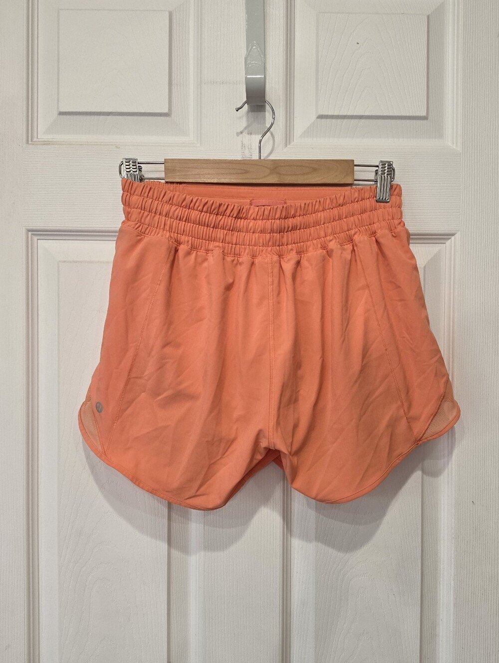 Lululemon Hotty Hot High-Rise Lined Short 4" Size 6